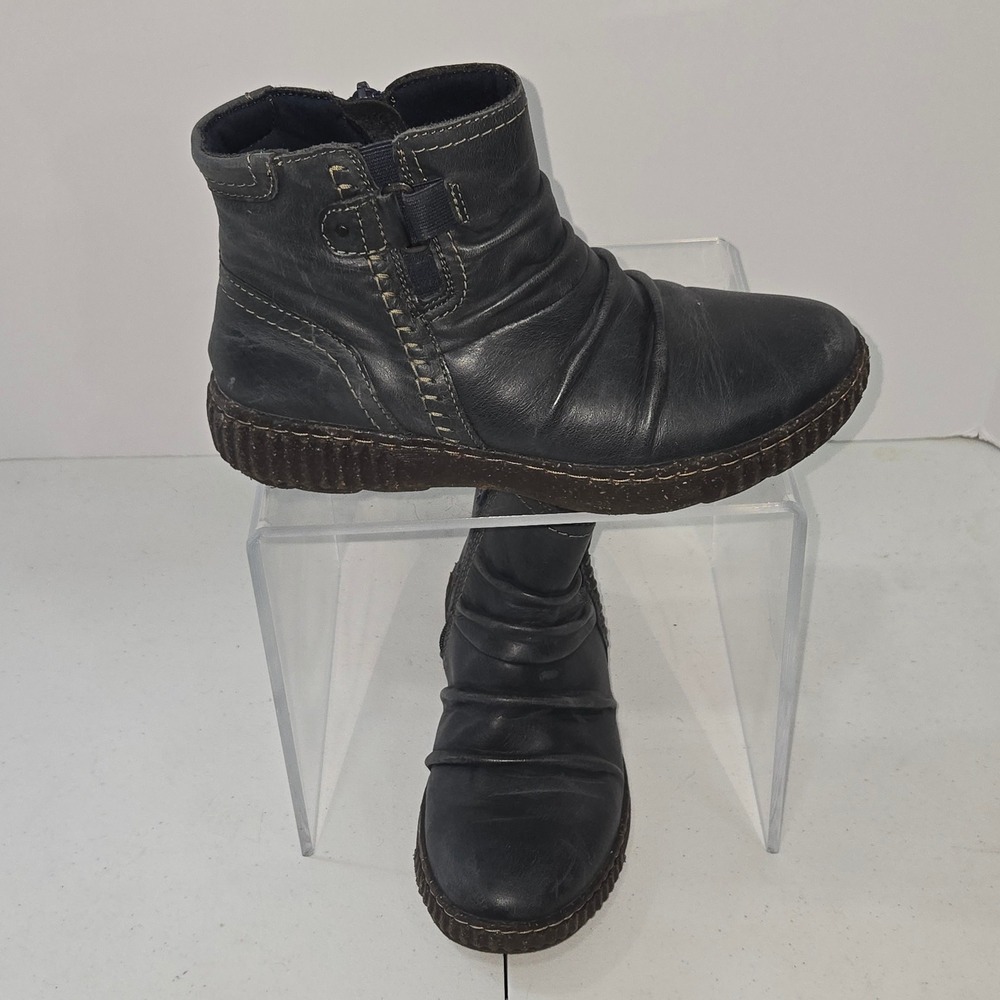 Clarks Collection Women 6.5 W Navy Blue Leather Ruched Zip Ankle Boots